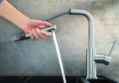 Blanco Lanora S-F - Grifo De Fregadero Con Salida Extraíble, Plegable Bajo Ventana, Acero Inoxidable Cepillado 526180 -Blanco 72c7bc04d0dbfcc62f51008f