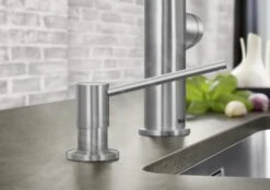 Blanco Accesorios - Dispensador De Detergente Torre, Acero 526430 -Blanco 7d3d7bfee5ffbe02b2973987